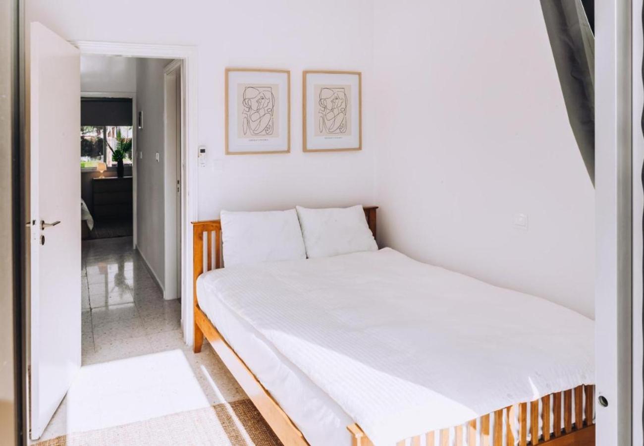 H&O Royal Townhouse In Center Paphos Apartamento Exterior foto